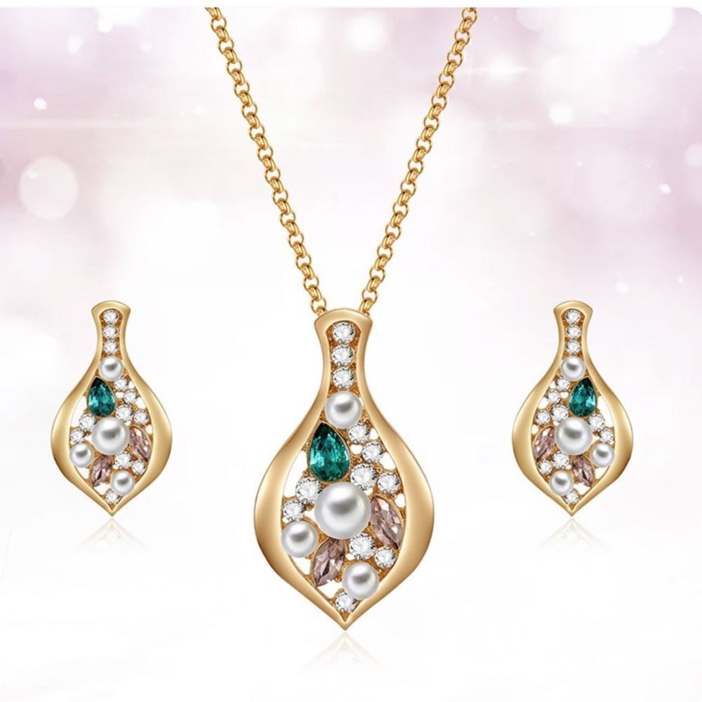 NWT Emerald Pearl Set 